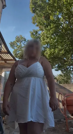 Astrid, 22