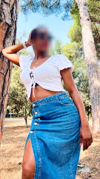 Corinna, 37
