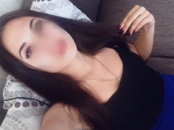 Julia, 34