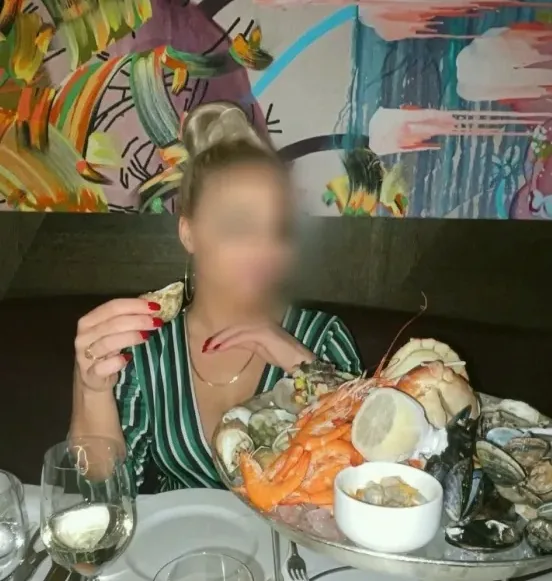 Lara, 32