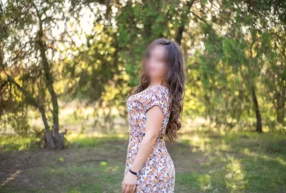 Laura, 39