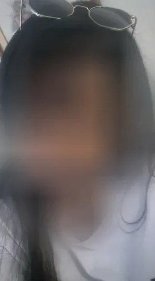 Laura, 33