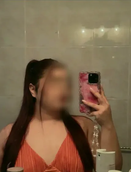 Leonie, 22