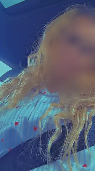 Martina, 28