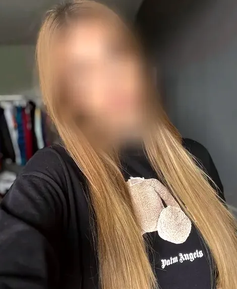 Nora, 28