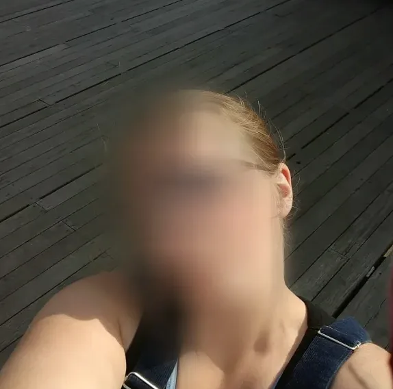 Sabrina, 32